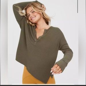 OFFLINE By Aerie | Waffle Henley in Nomad Olive Size XL with Thumbholes